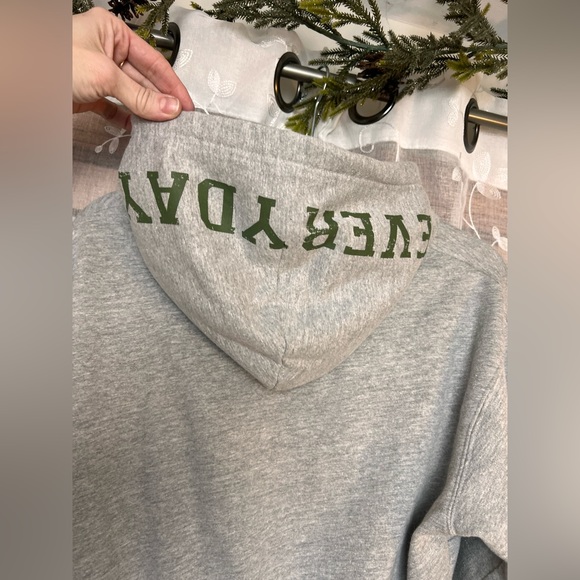 Urban Outfitters Cropped Hoodie - Winning Everyday - Picture 8 of 8